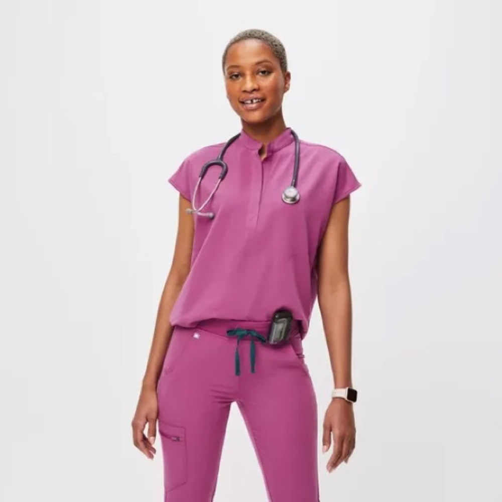 Figs Bright Fuchsia XXS Rafaela top and XS Zamora joggers